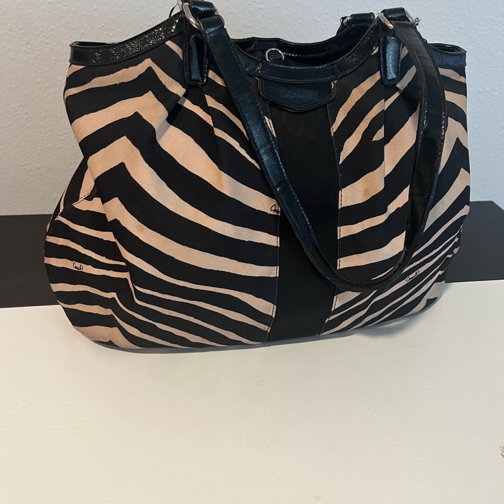 Coach Rare Signature Zebra Print Luxe Shoulder Bag | Designer Timeless - Picture 3 of 8
